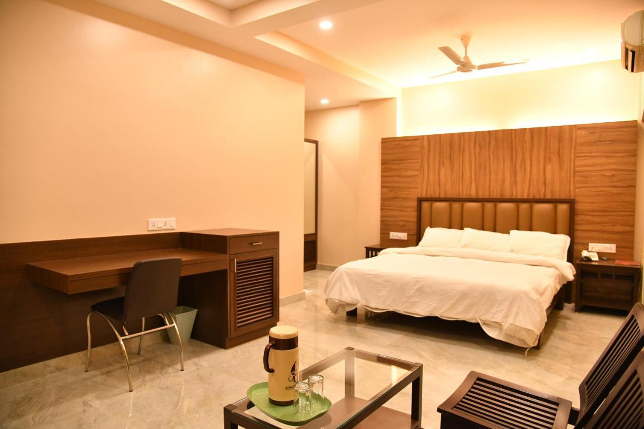 בהוי Hotel Prince Residency מראה חיצוני תמונה