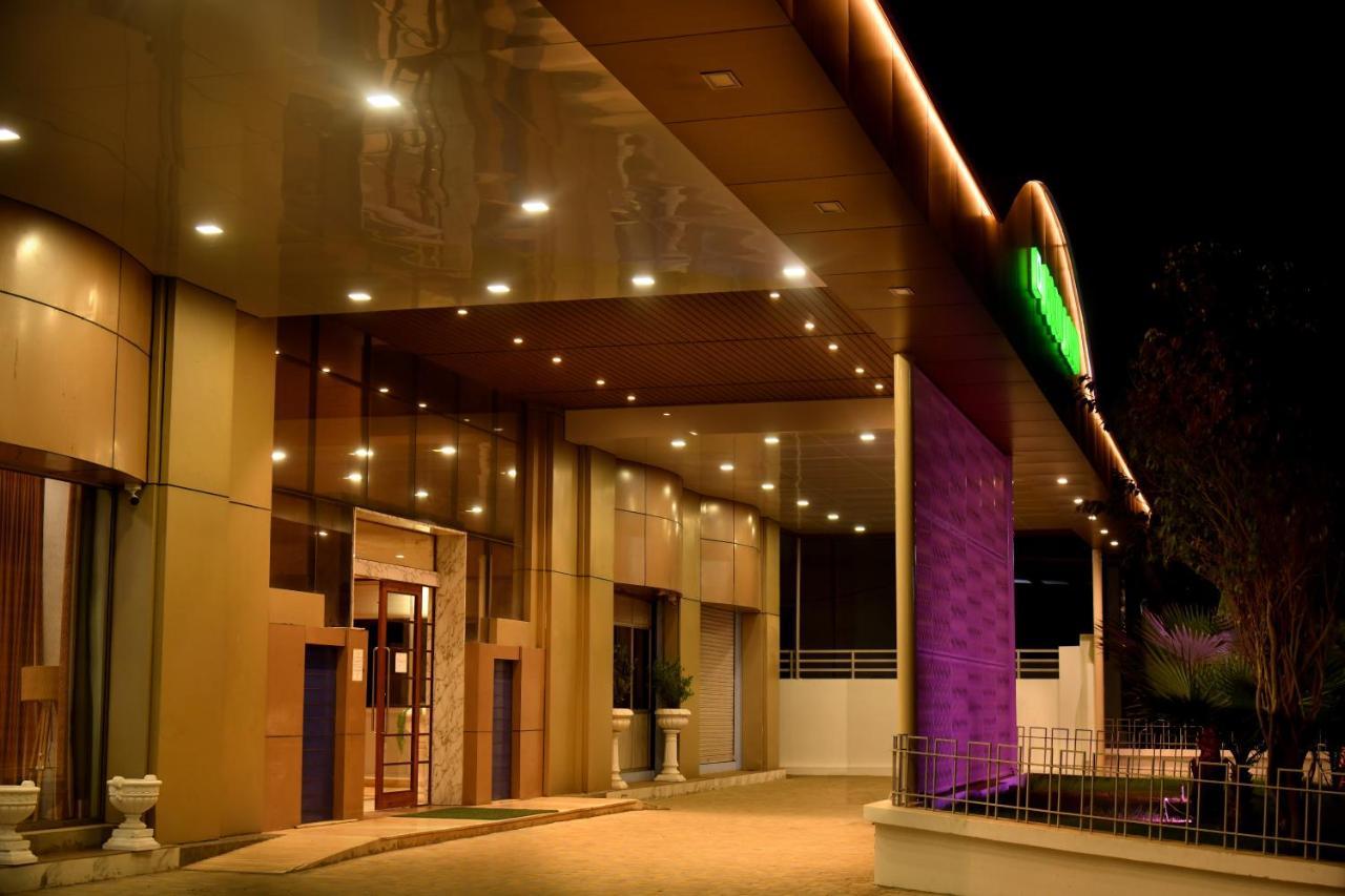 בהוי Hotel Prince Residency מראה חיצוני תמונה