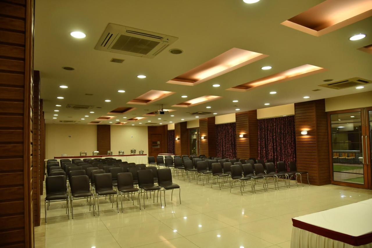 בהוי Hotel Prince Residency מראה חיצוני תמונה