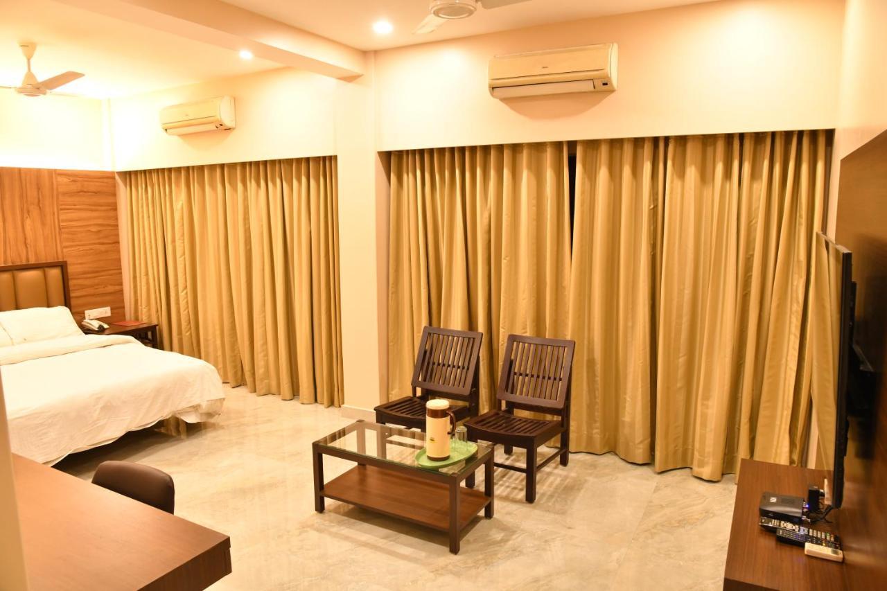 בהוי Hotel Prince Residency מראה חיצוני תמונה